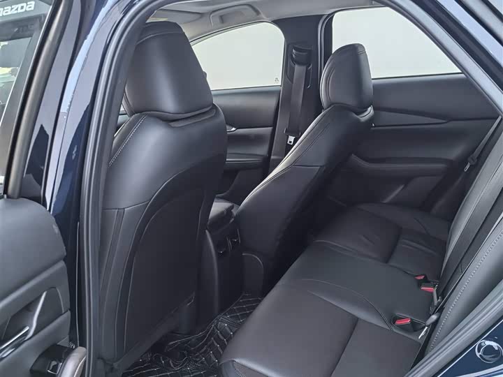 Фото 5 - Mazda CX-30