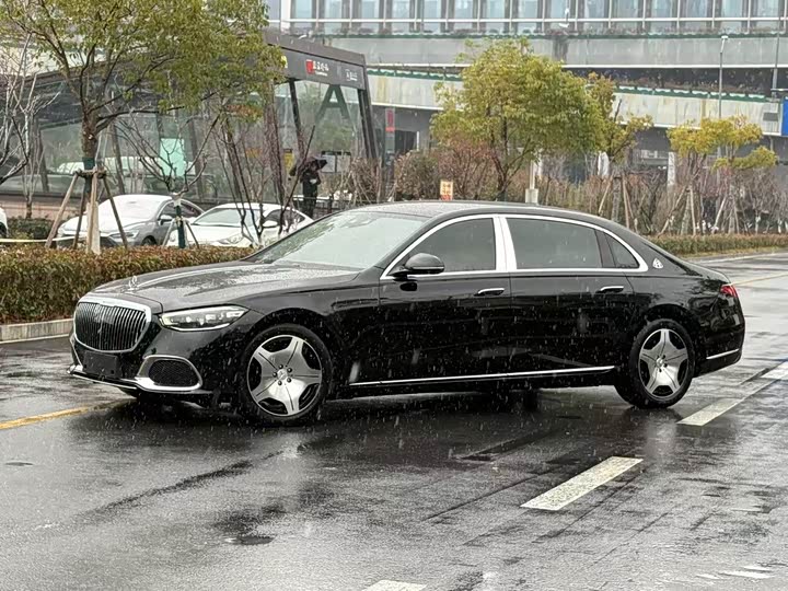 Фото 1 - Mercedes-Benz Maybach S-Class