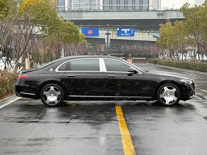 Фото 4 - Mercedes-Benz Maybach S-Class