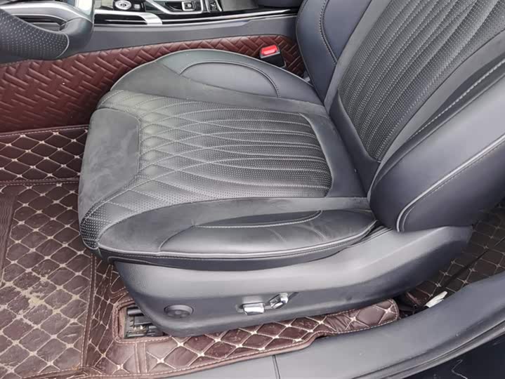 Фото 9 - Hongqi HS5