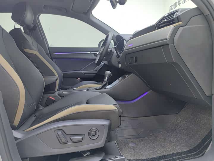 Фото 8 - Audi Q3