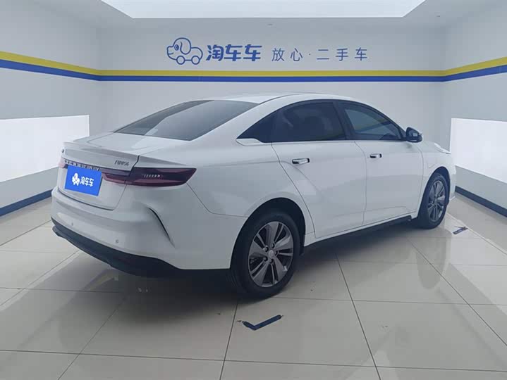 Фото 3 - Geely Geometry G6