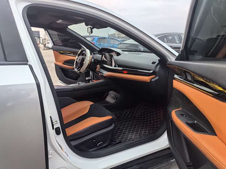 Фото 6 - Changan UNI-V