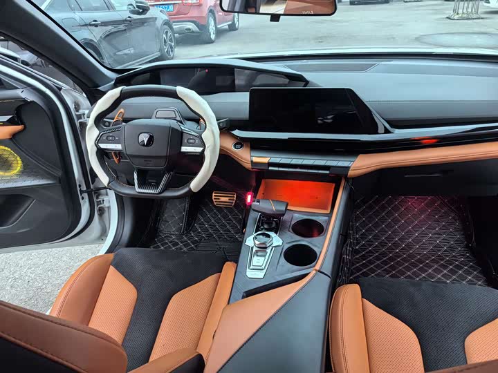 Фото 7 - Changan UNI-V