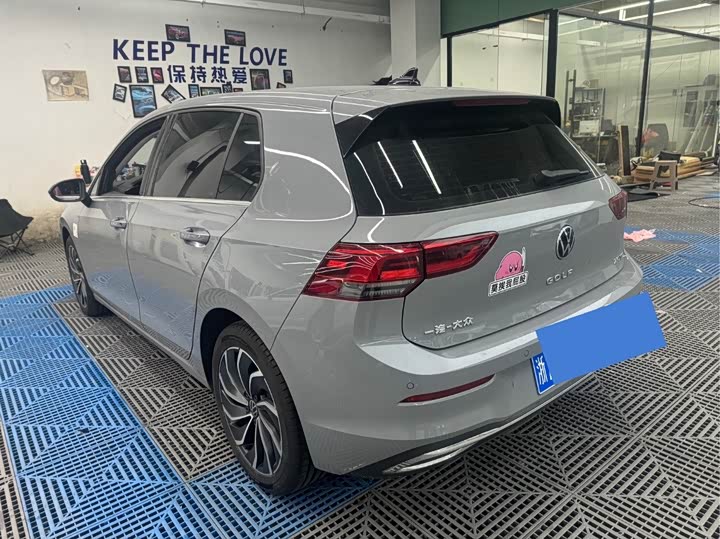 Фото 8 - Volkswagen Golf