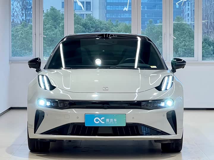 Фото 2 - Zeekr 001