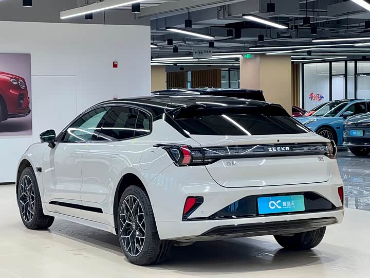 Фото 5 - Zeekr 001