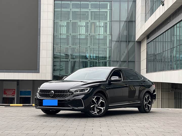 Фото 1 - Volkswagen Passat