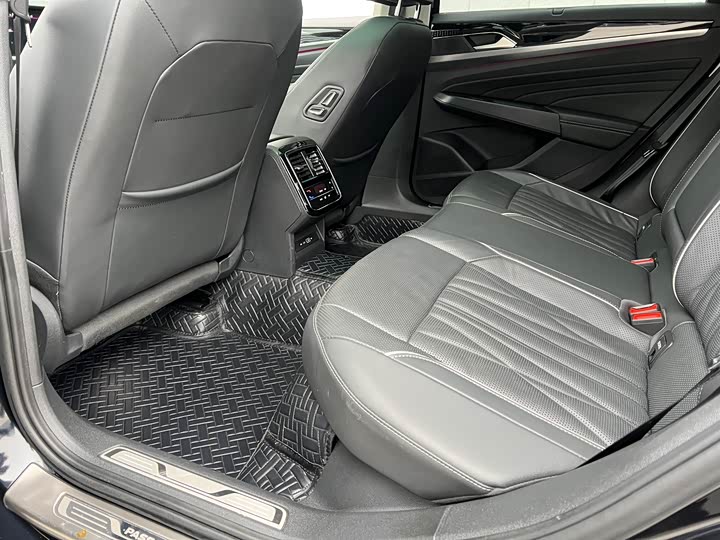 Фото 7 - Volkswagen Passat