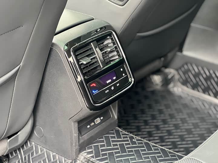 Фото 8 - Volkswagen Passat