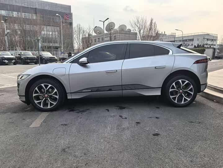 Фото 3 - Jaguar I-Pace