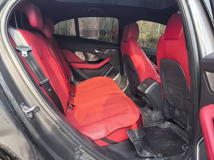 Фото 9 - Jaguar I-Pace