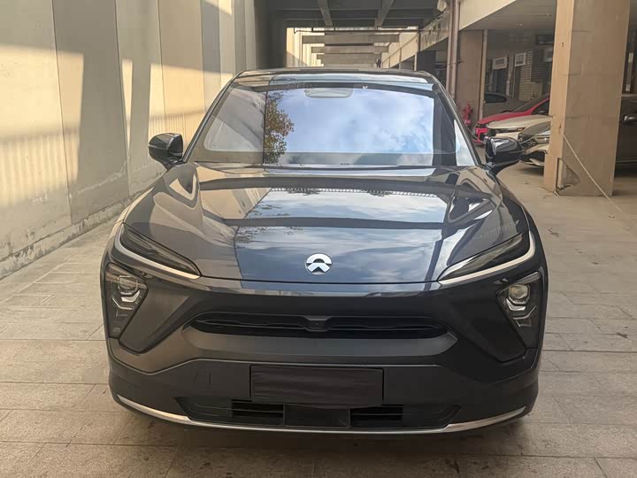 Фото 2 - Nio EC6