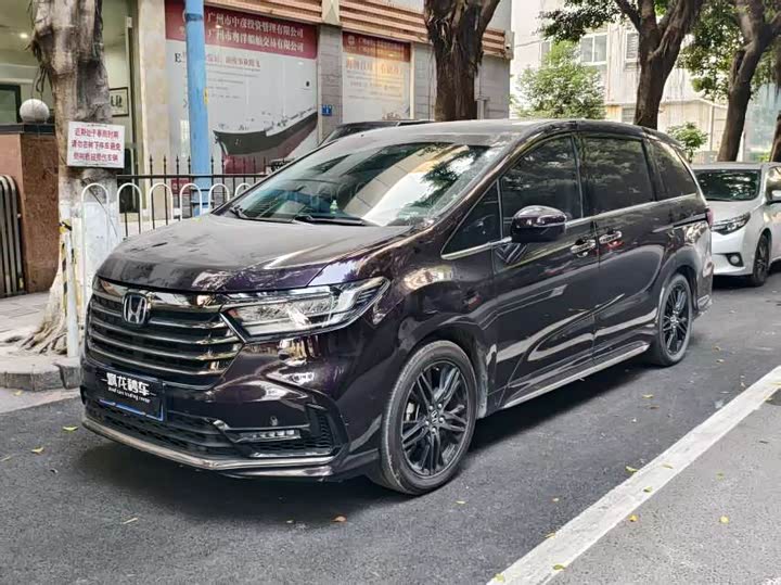 Фото 1 - Honda Odyssey