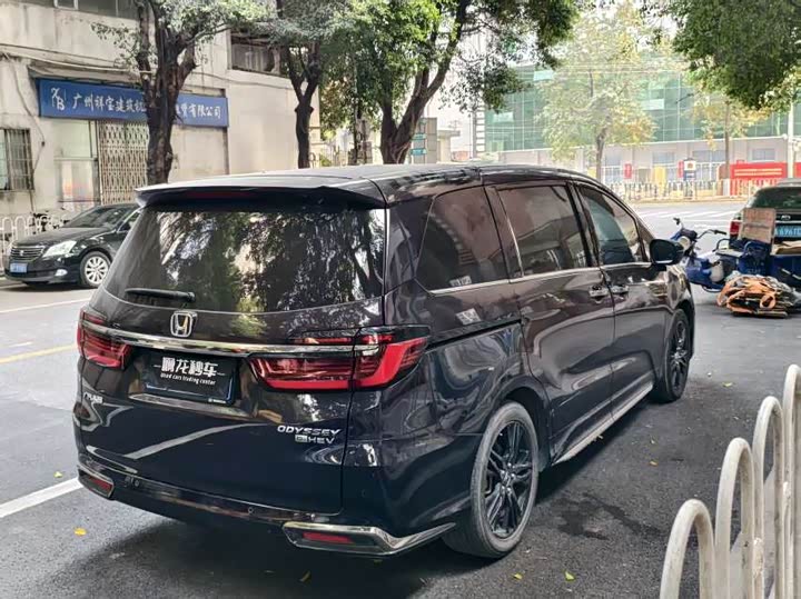 Фото 6 - Honda Odyssey