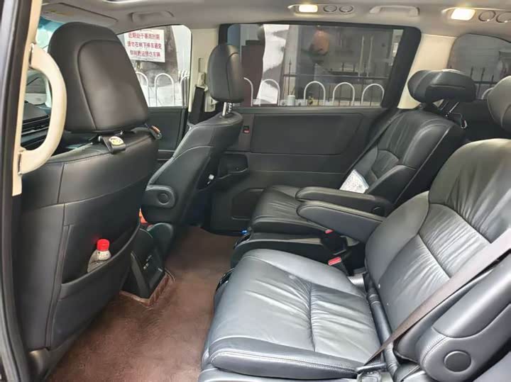 Фото 8 - Honda Odyssey