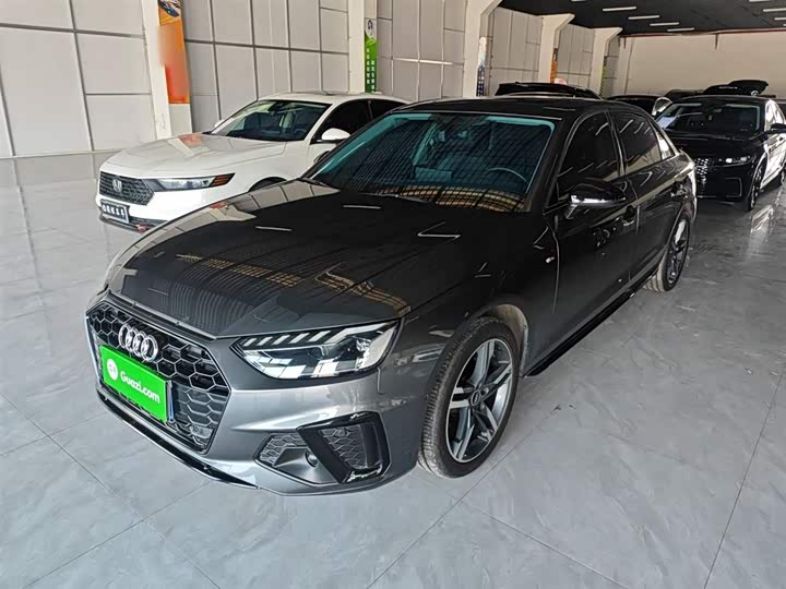 Фото 2 - Audi A4L