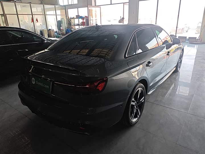 Фото 7 - Audi A4L