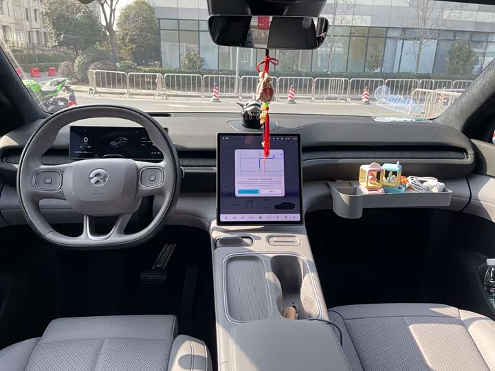 Фото 3 - Nio EC6