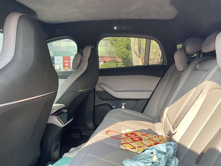 Фото 4 - Nio EC6