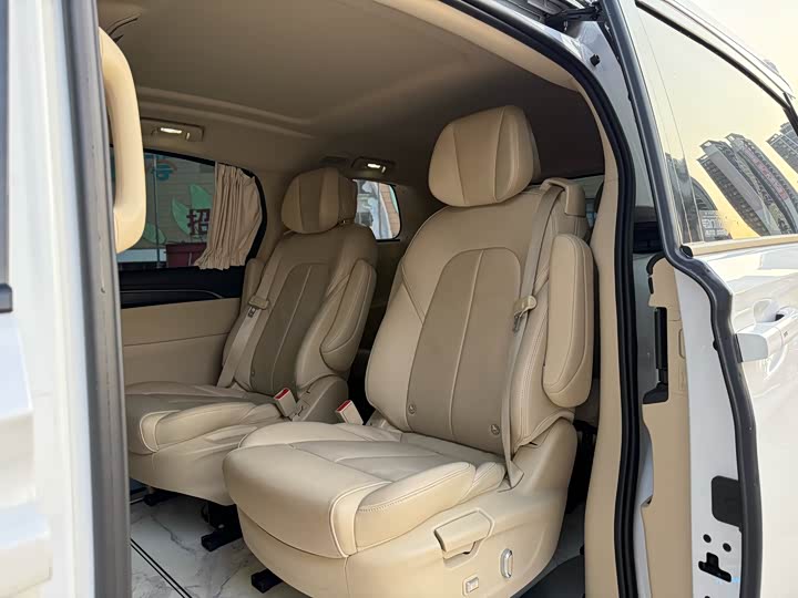 Фото 9 - Buick GL8 ES