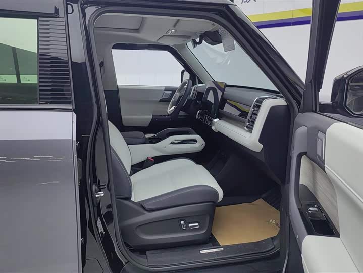 Фото 8 - Chery iCar 03