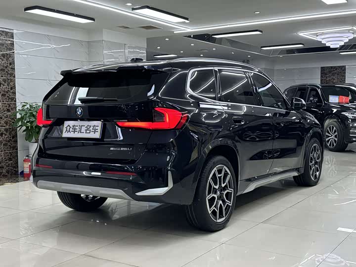 Фото 6 - BMW X1