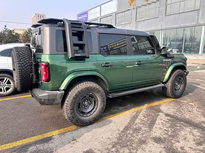 Фото 4 - Ford Bronco