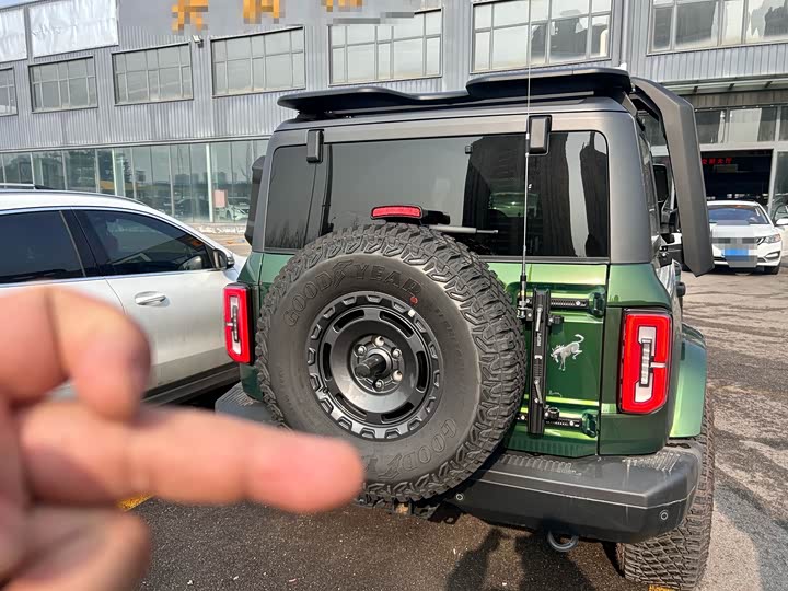 Фото 5 - Ford Bronco