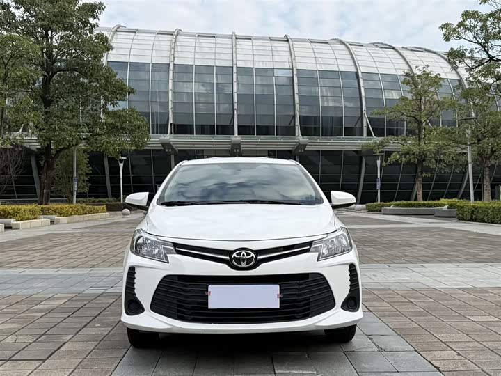 Фото 2 - Toyota Vios