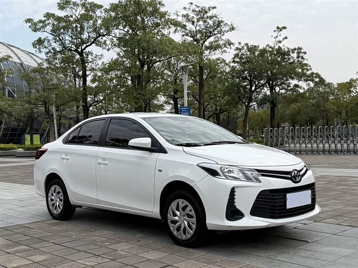 Фото 3 - Toyota Vios