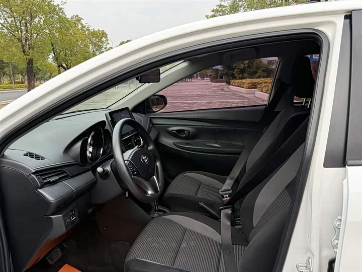 Фото 8 - Toyota Vios