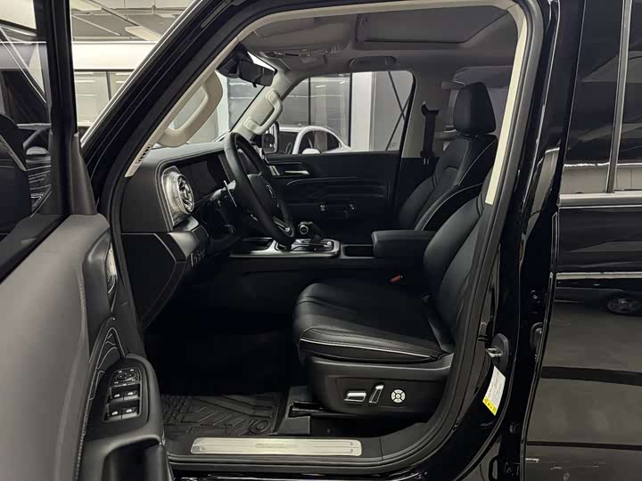 Фото 7 - Tank 300