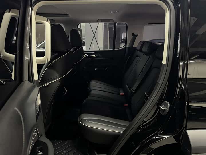 Фото 8 - Tank 300