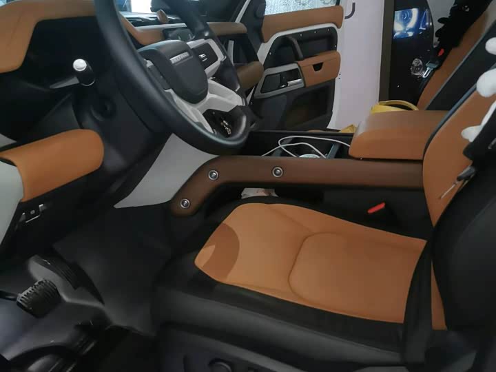 Фото 4 - Land Rover Defender