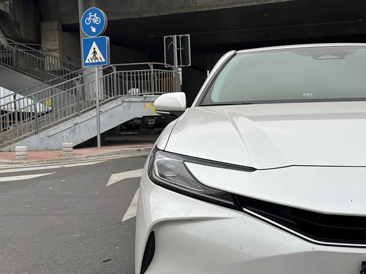 Фото 5 - Toyota Camry