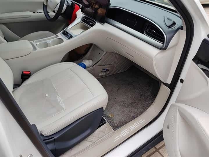 Фото 8 - Geely Galaxy Geome