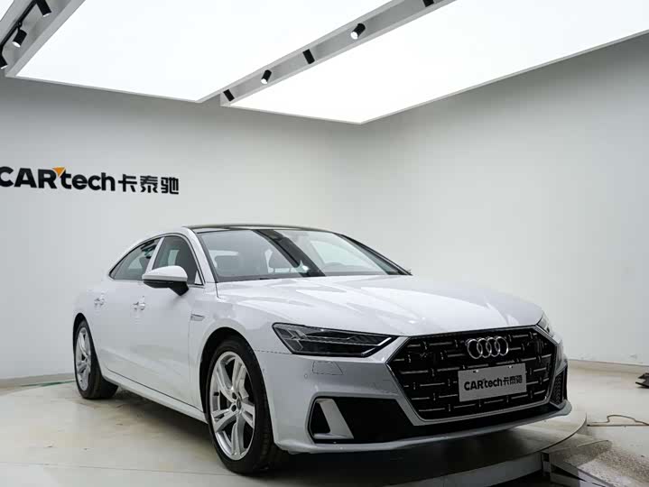 Фото 6 - Audi A7L