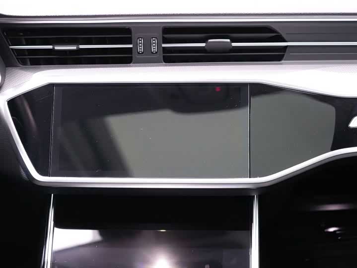 Фото 8 - Audi A7L