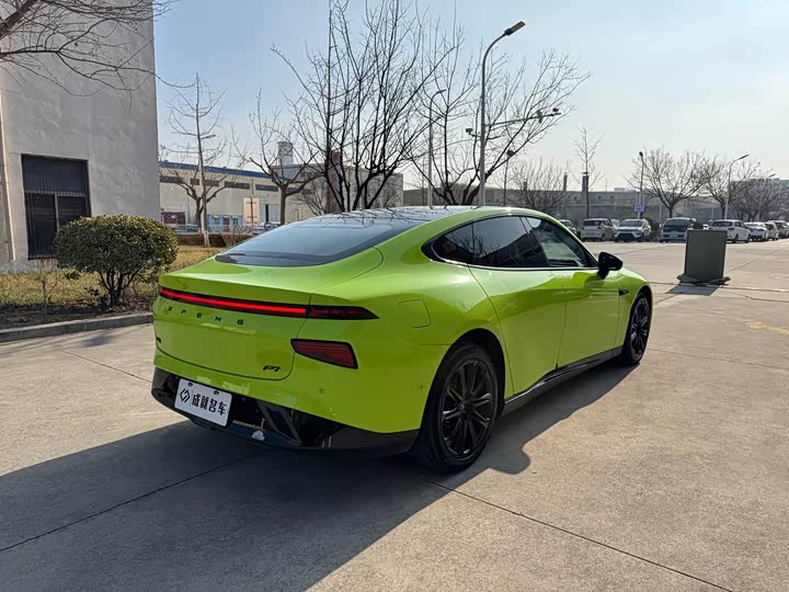 Фото 9 - XPeng P7