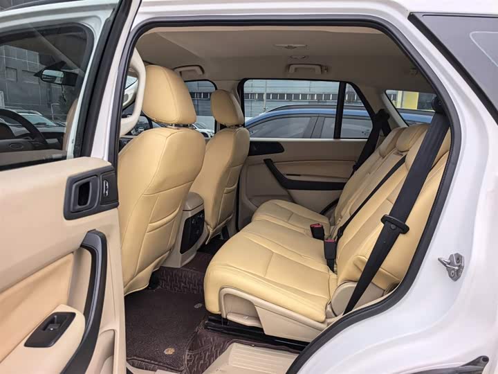 Фото 9 - Ford Everest