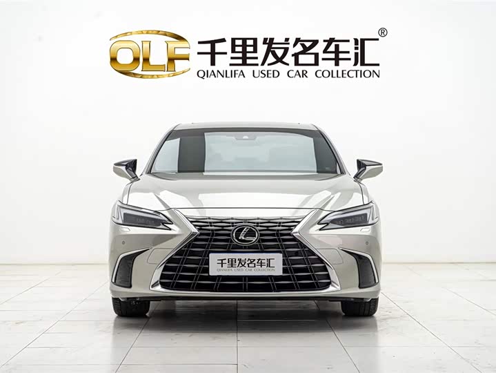 Фото 2 - Lexus ES