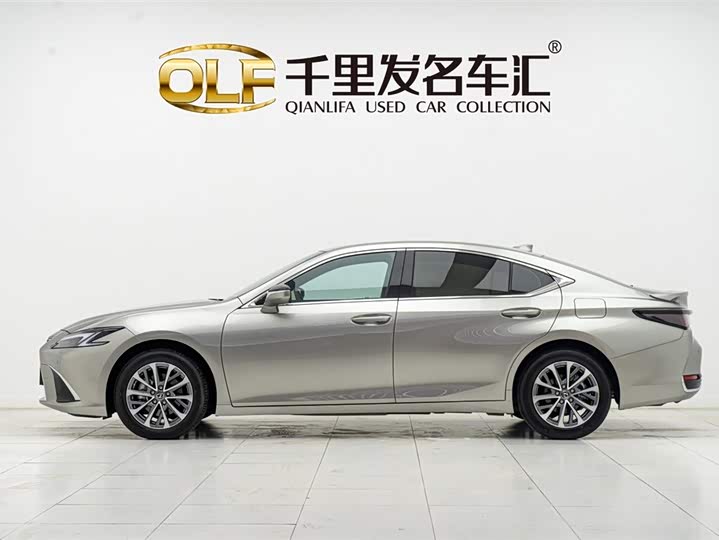 Фото 7 - Lexus ES