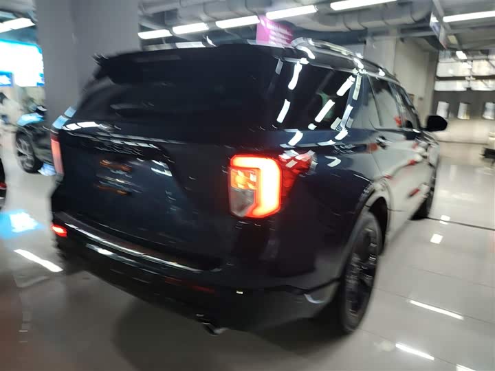 Фото 7 - Ford Explorer