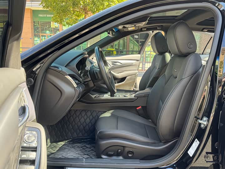 Фото 8 - Cadillac CT5