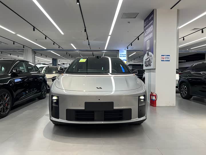 Фото 2 - LiXiang i6