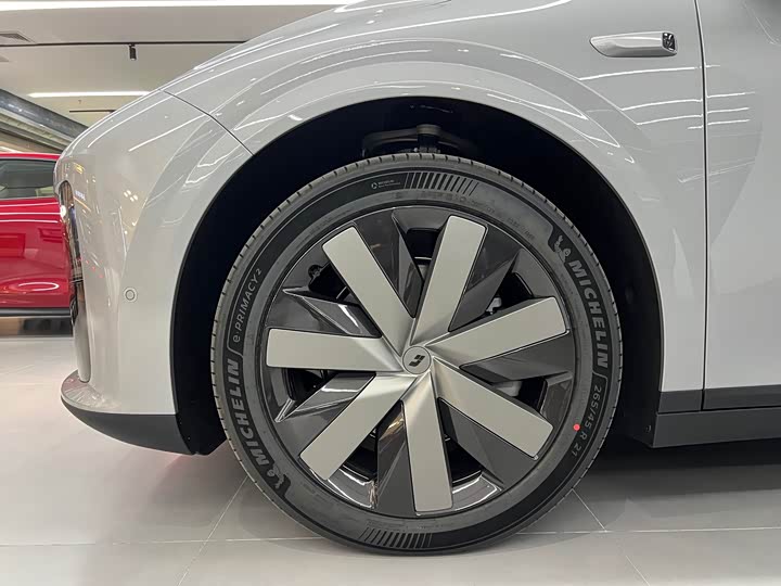 Фото 3 - LiXiang i6