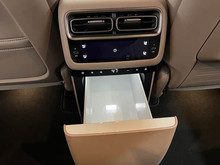 Фото 7 - LiXiang i6