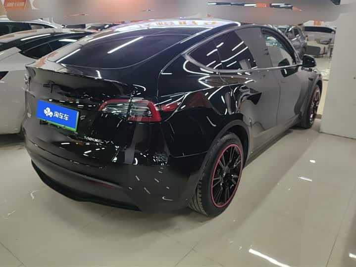 Фото 3 - Tesla Model Y