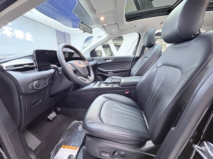 Фото 4 - Ford Edge